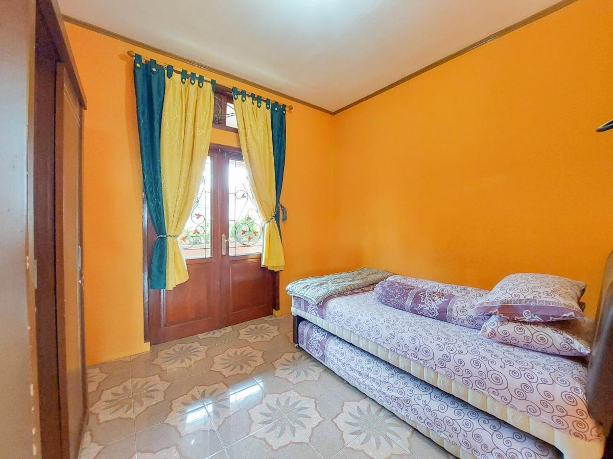 Villa Samsu By Puncak Holiday Cianjur Eksteriør billede