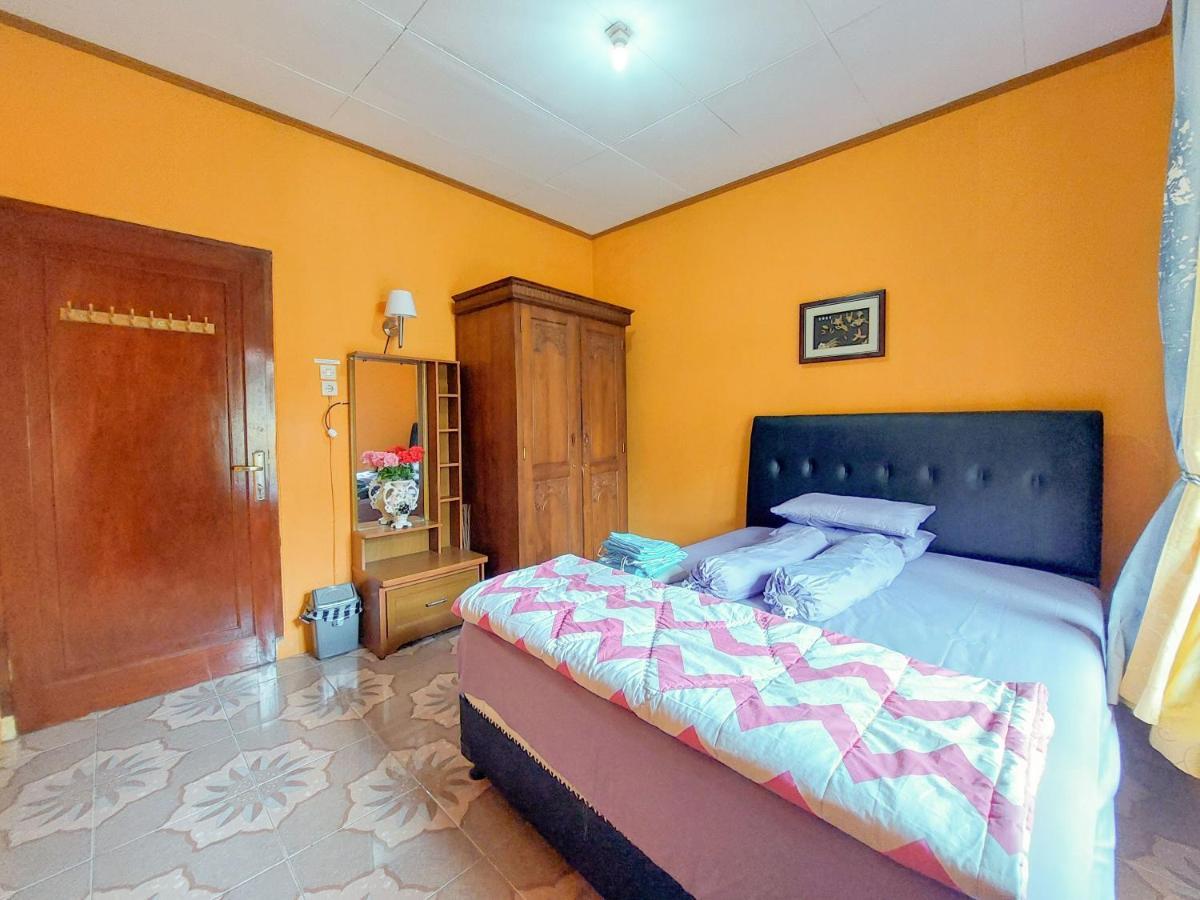 Villa Samsu By Puncak Holiday Cianjur Eksteriør billede