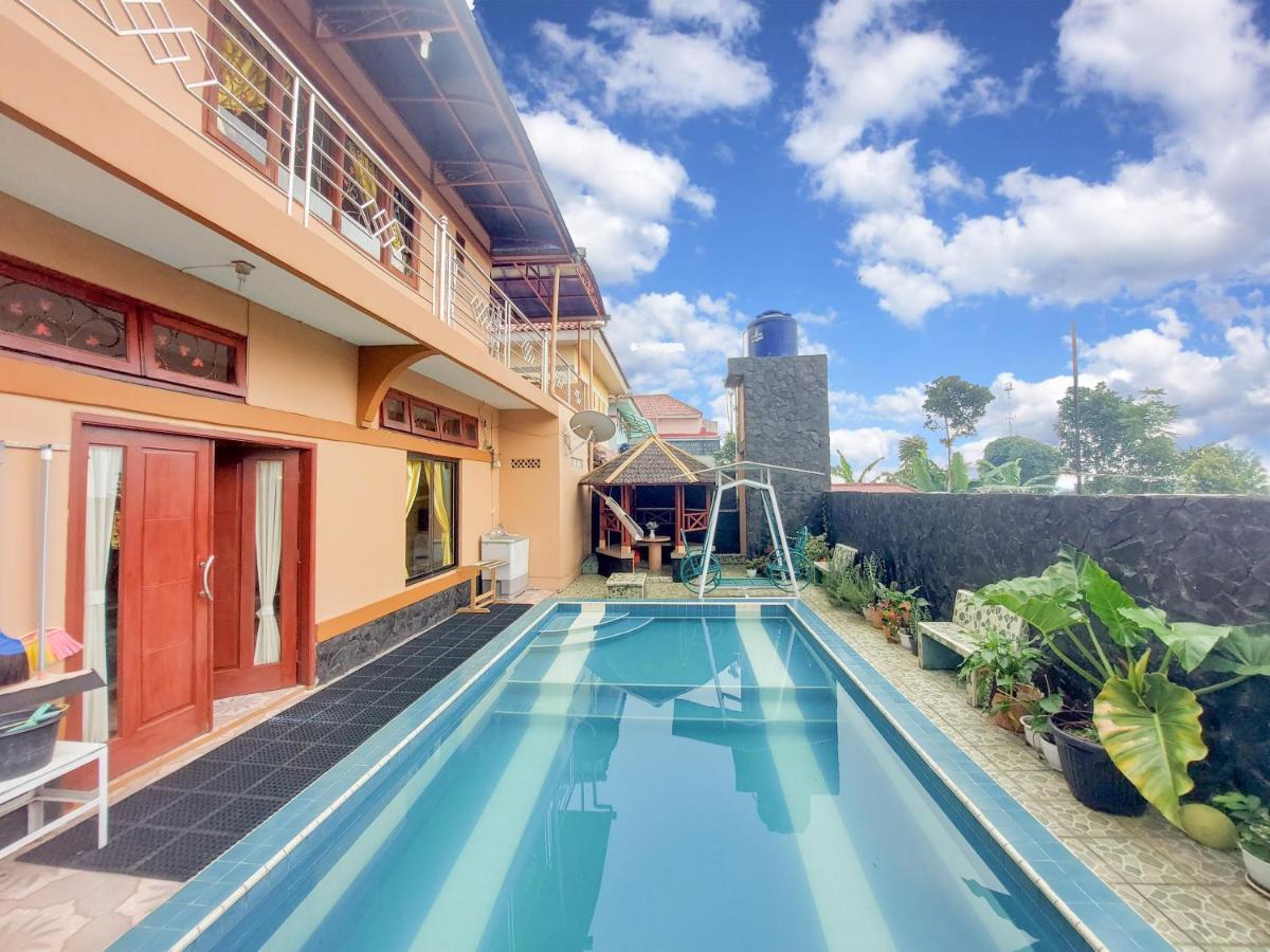 Villa Samsu By Puncak Holiday Cianjur Eksteriør billede