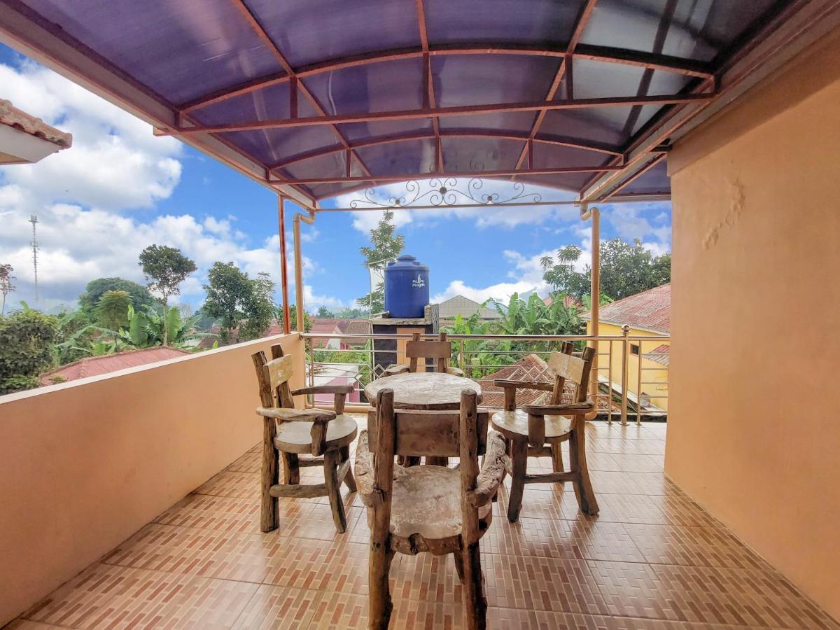 Villa Samsu By Puncak Holiday Cianjur Eksteriør billede