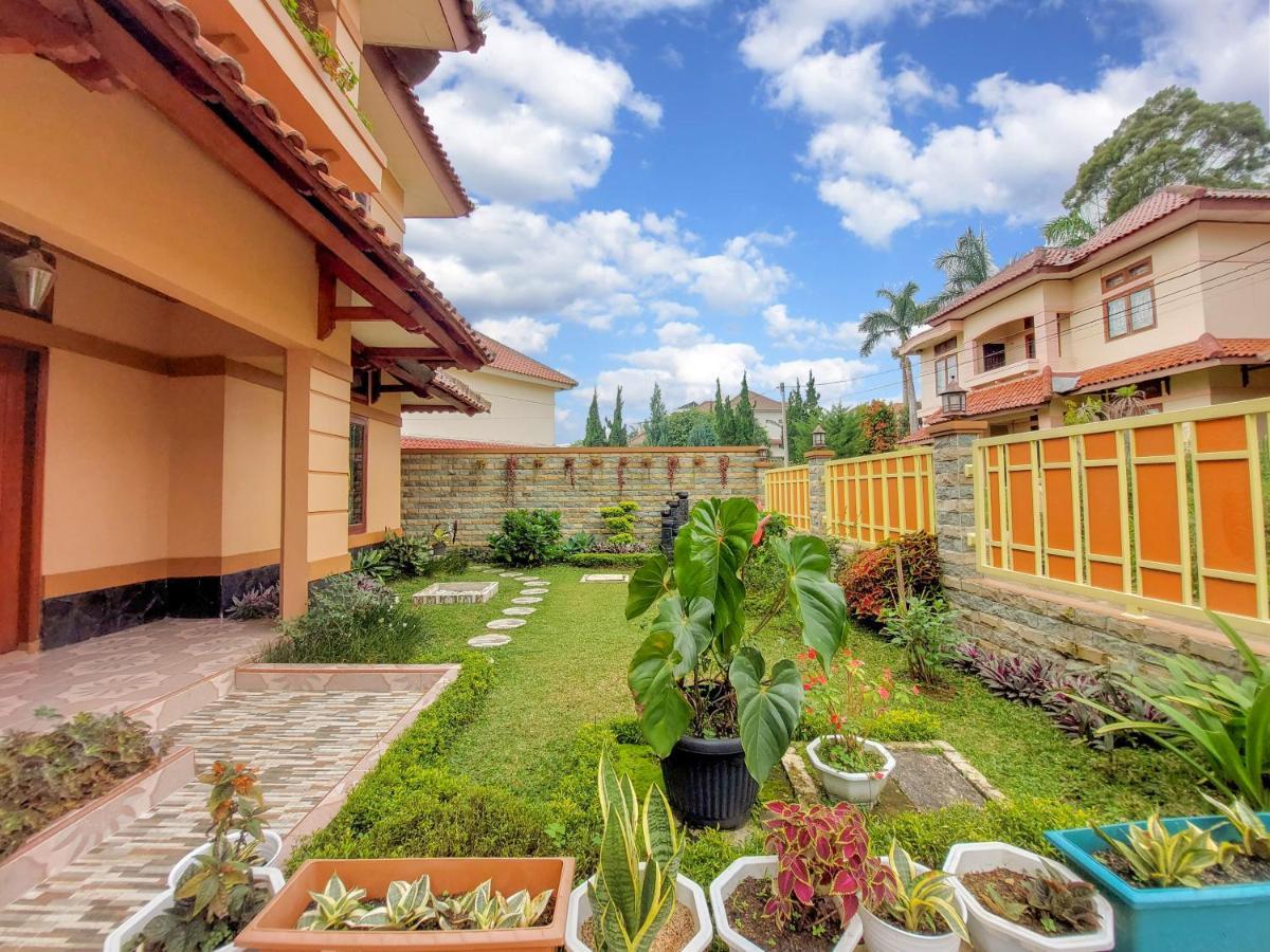 Villa Samsu By Puncak Holiday Cianjur Eksteriør billede